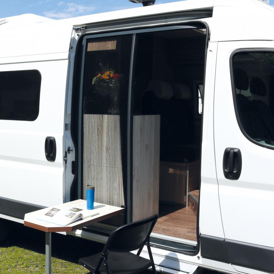 Product image 1 of the product “Insektenschutztür REMICare VAN mit Tischschiene, Fiat Ducato ”