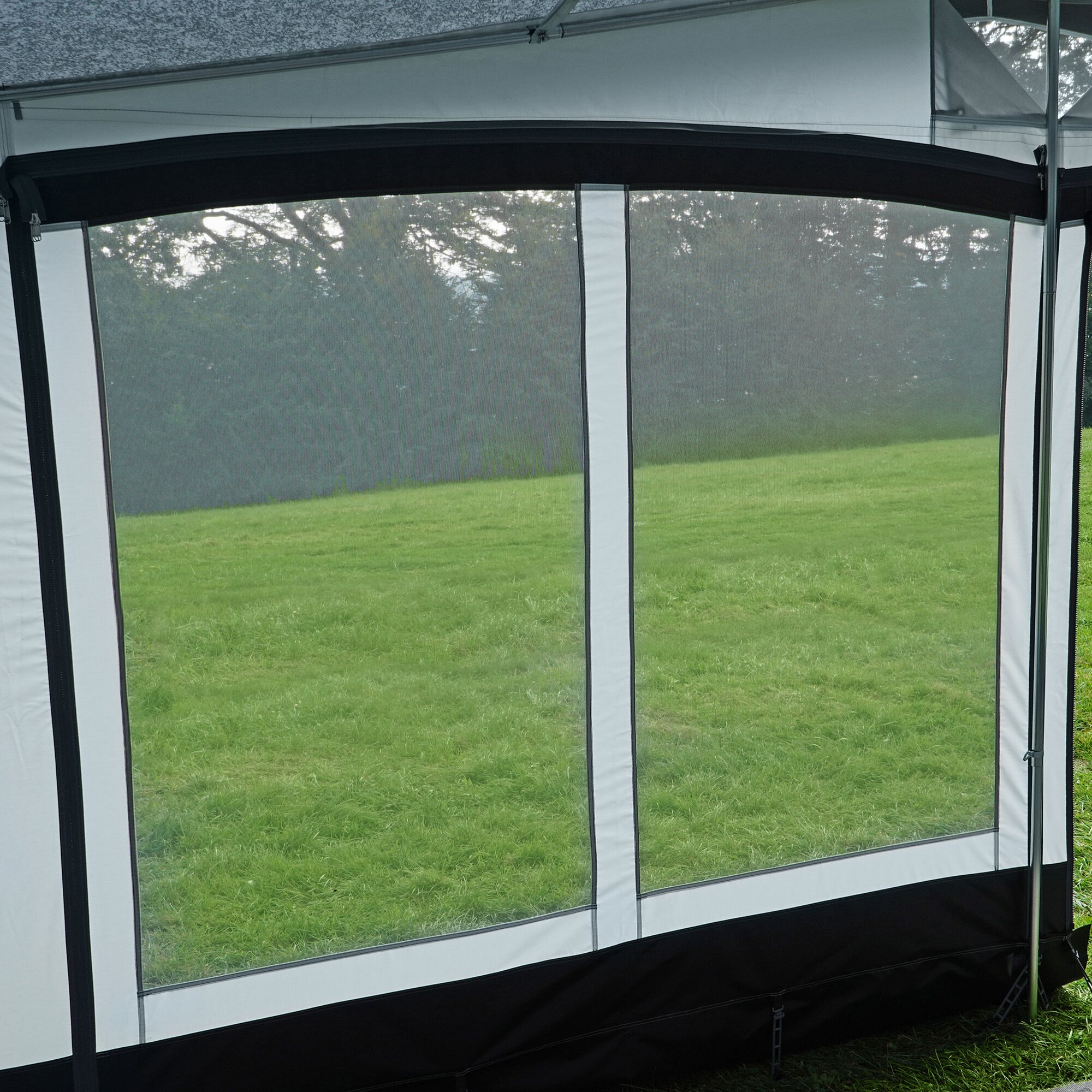 Artikelbild 2 des Artikels “Moskitonetzvorderwand für Vorzelt Meira u. Rimini Gr. 7/8 “