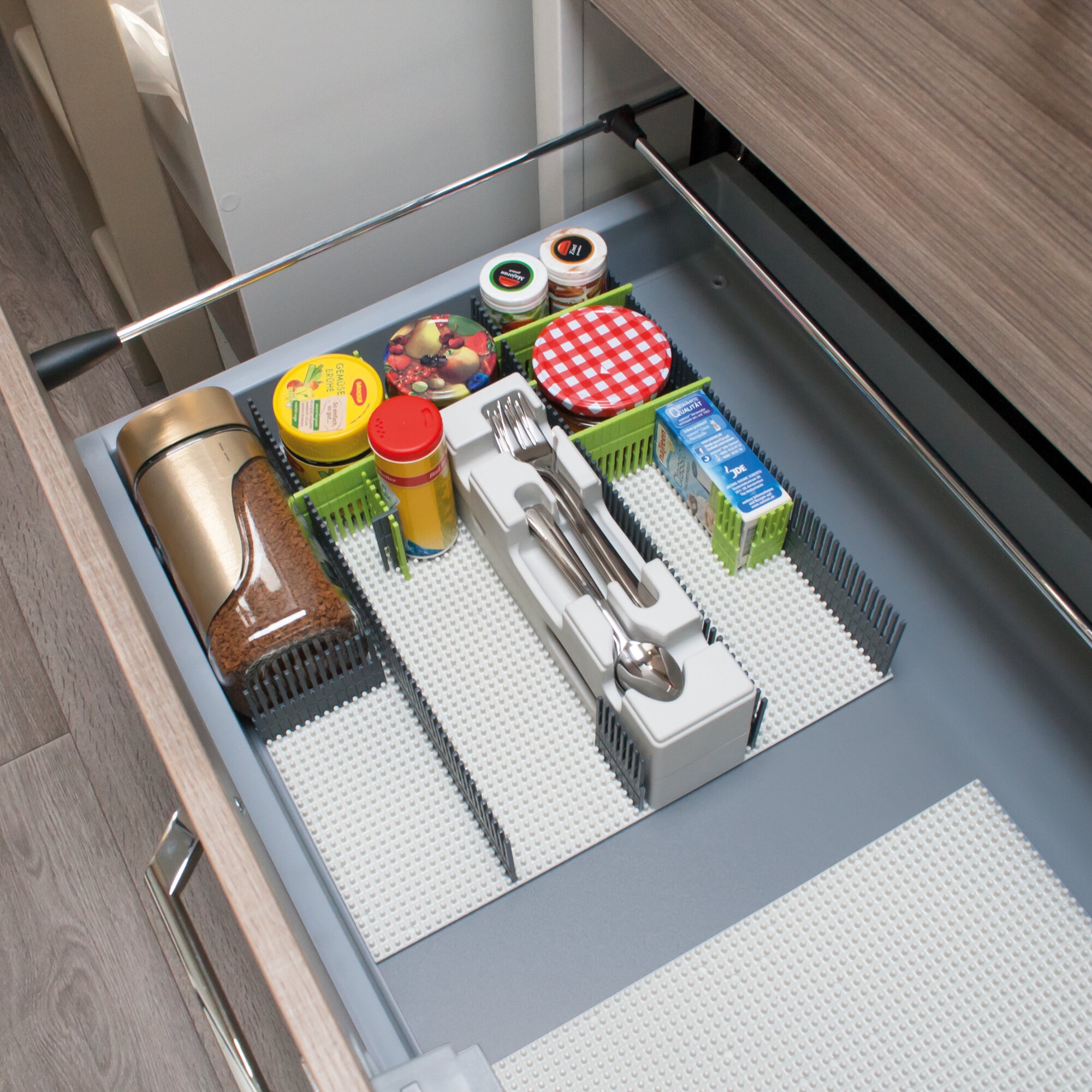 Artikelbild 2 des Artikels “Noppenplatte zum Auslegen für Schränke und Schubladen “