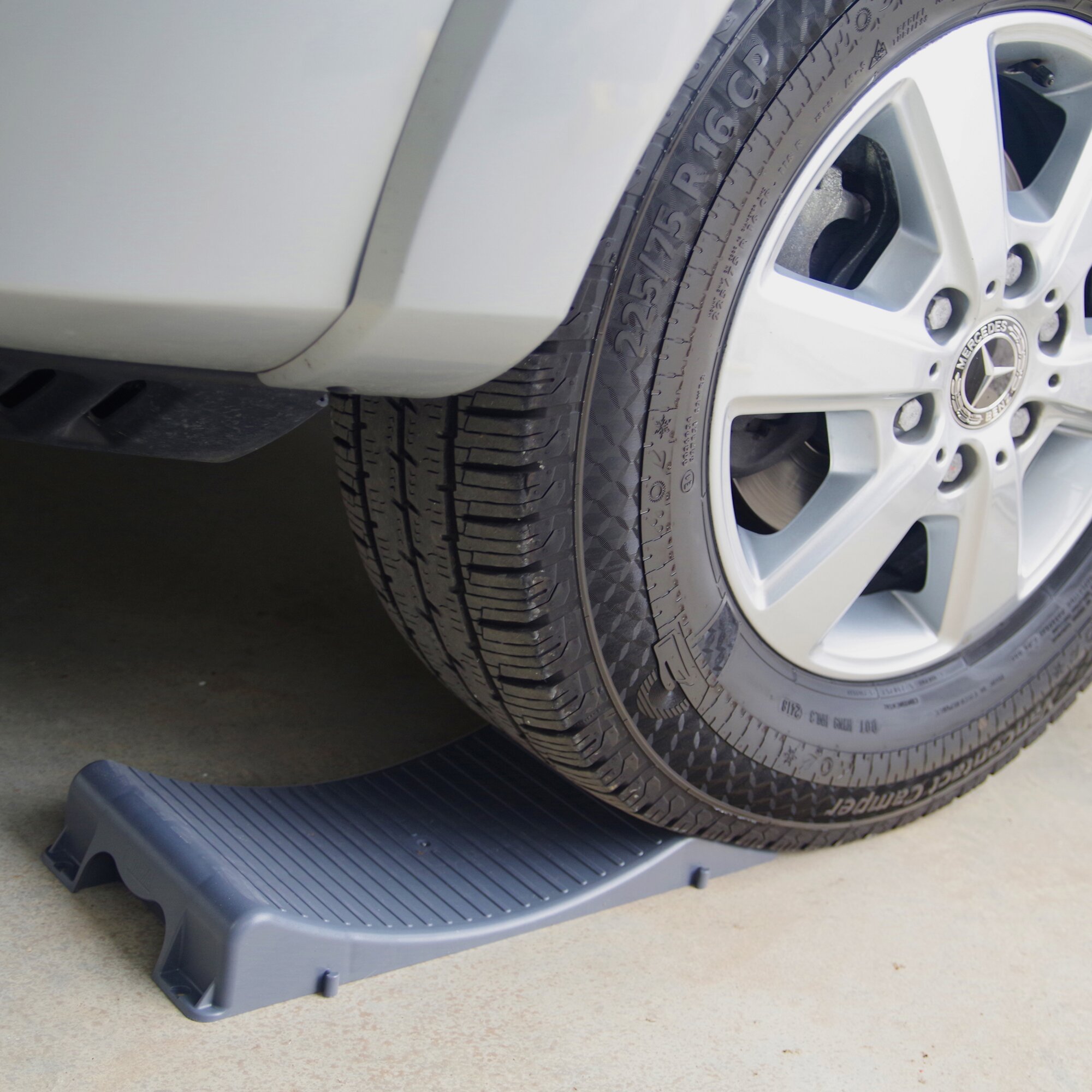 Product image 3 of the product “Unterlegkeil Wheel Saver ”