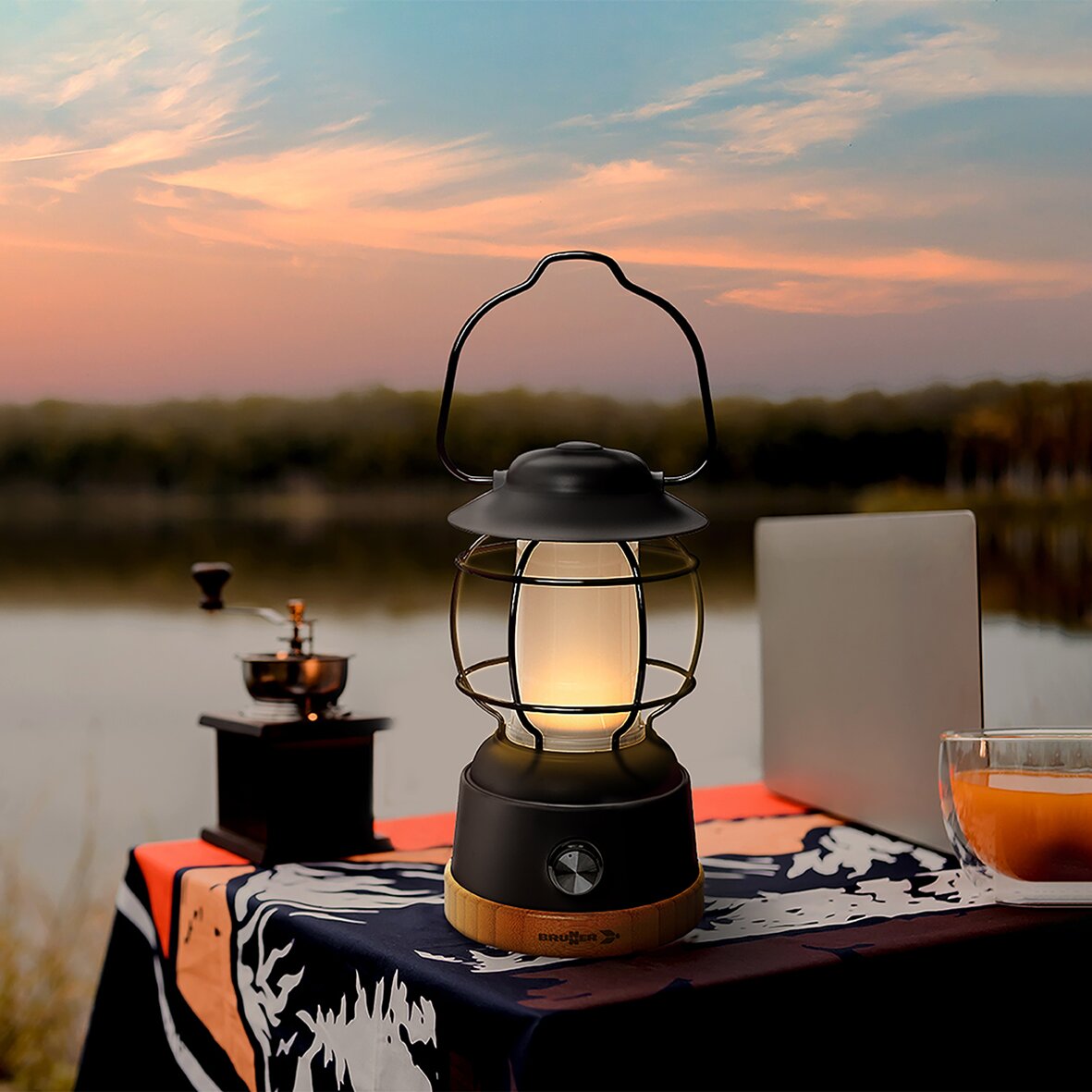 Product image 4 of the product “Akku-Campinglampe Laterne Lyss ”