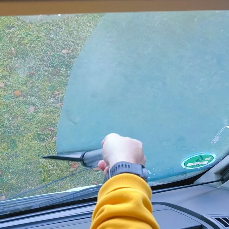 Product image 5 of the product “Frontscheiben Abzieher ”